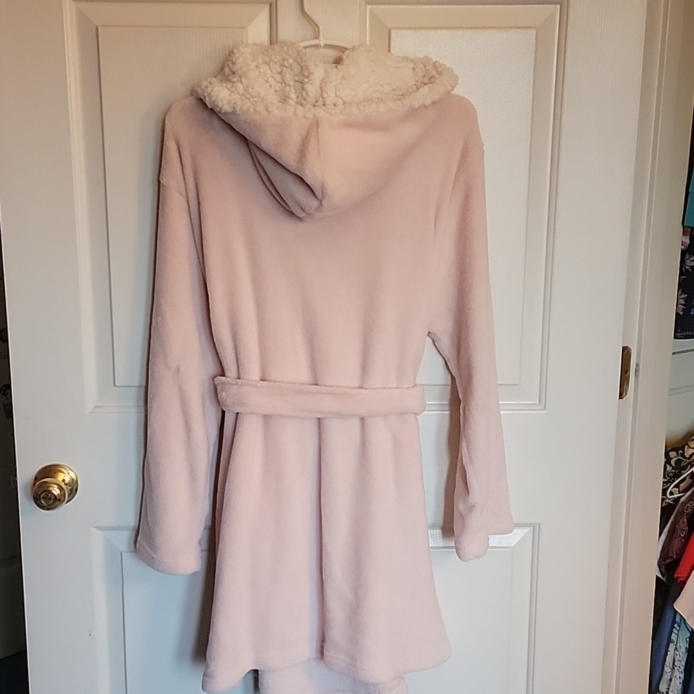 Ulta, so amazingly SOFT bathrobe, light pink and cream, L/XL. NWOT. - Picture 3 of 9